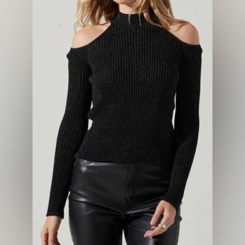 Astr Off-the-Shoulder Black Sweater
